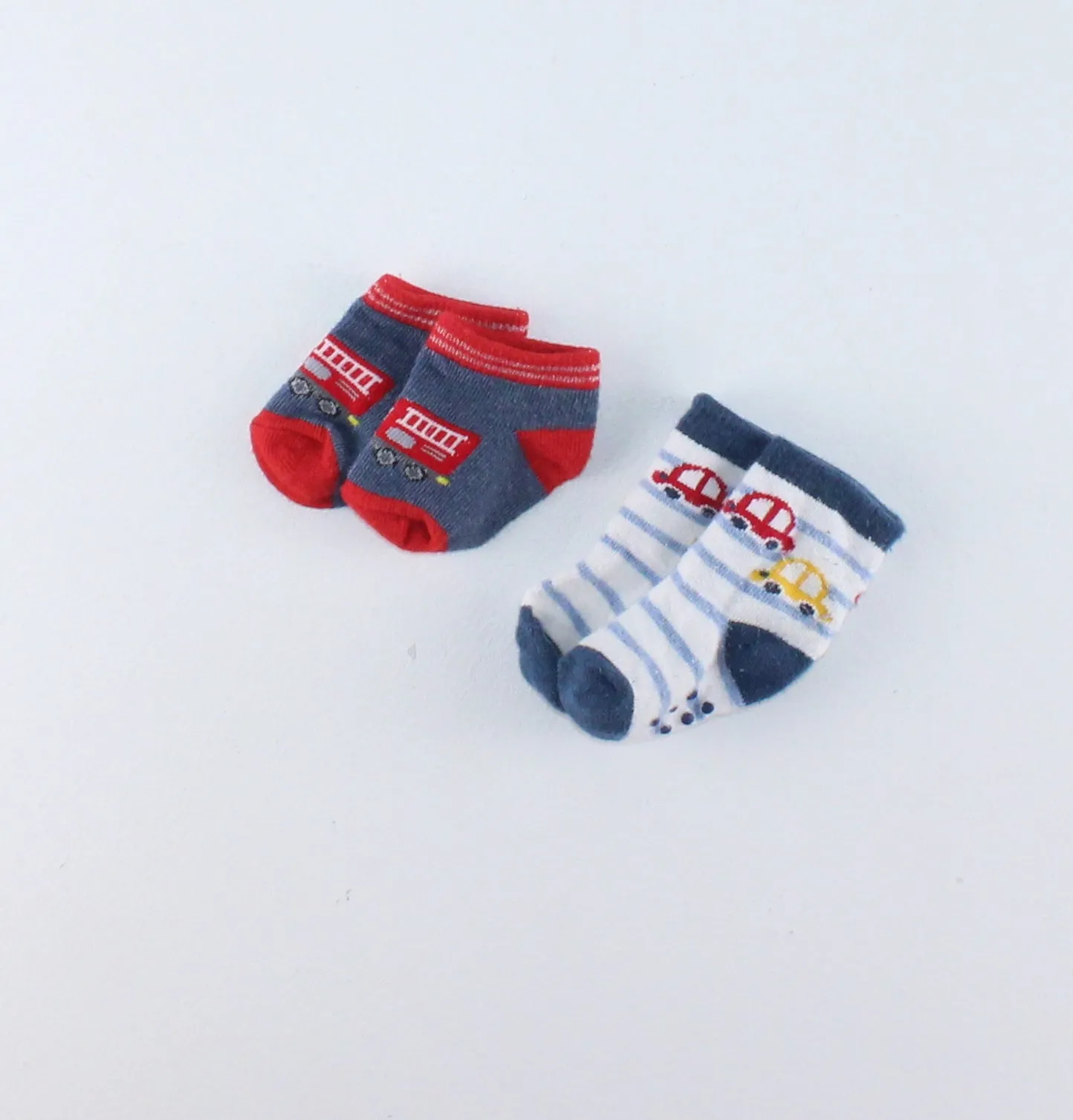 2 PACK INFANT SOCKS PRE-LOVED