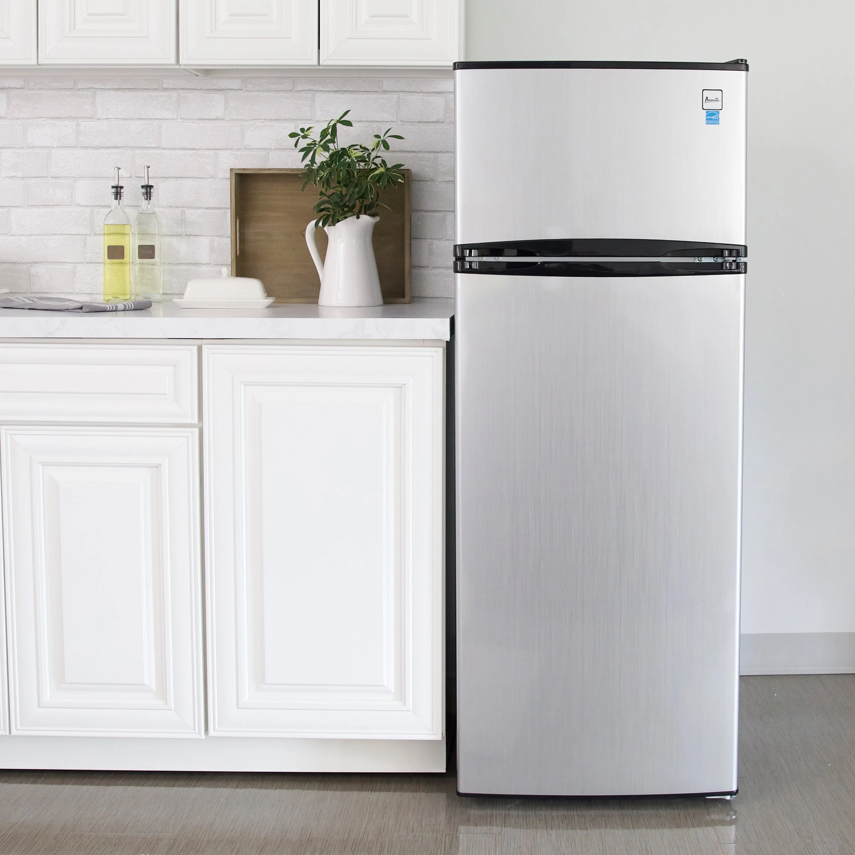 Avanti Apartment Refrigerator, 7.3 cu. ft